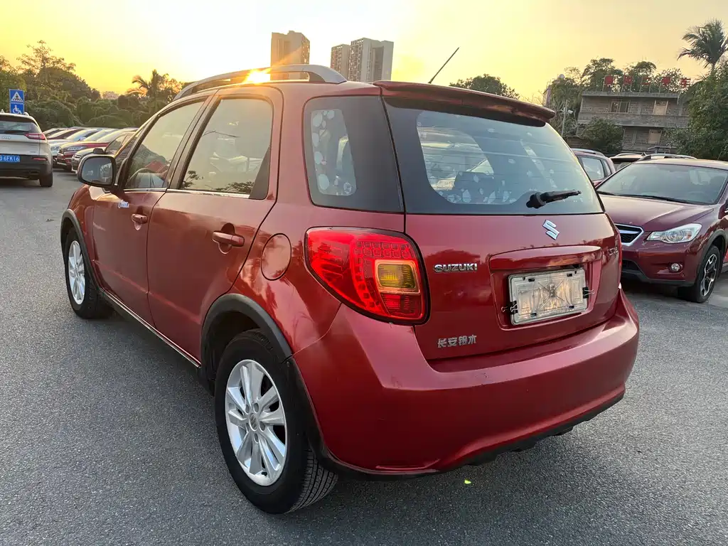 Suzuki SX4 2014 — фото 4