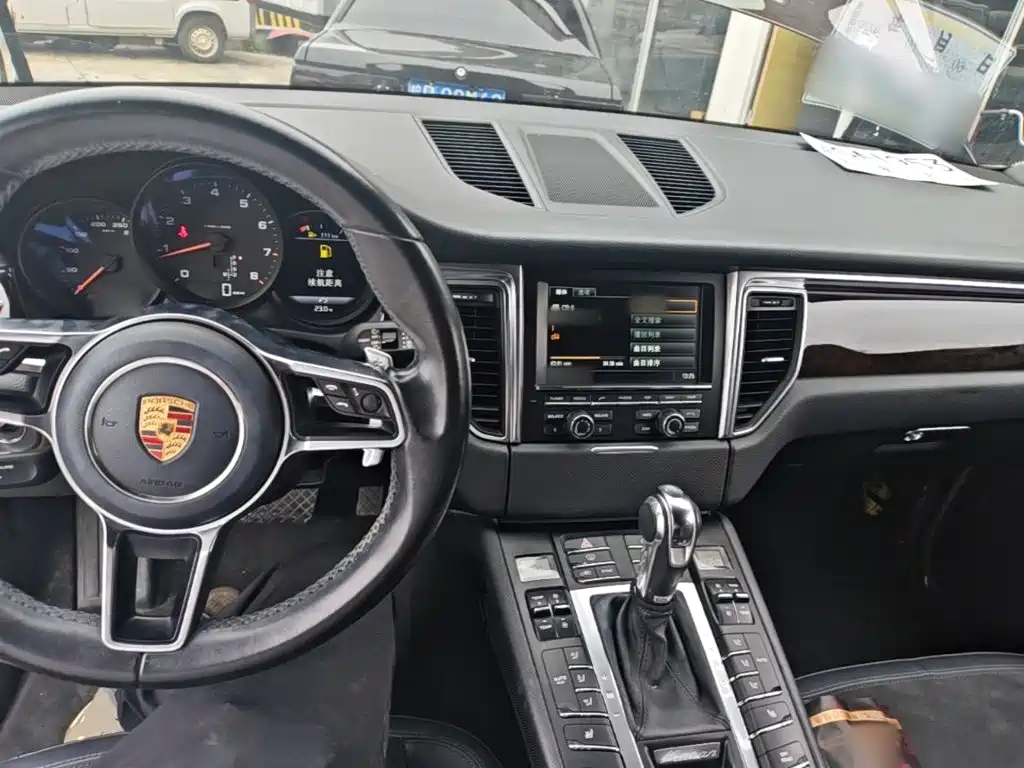 Porsche Macan 2015 — фото 10