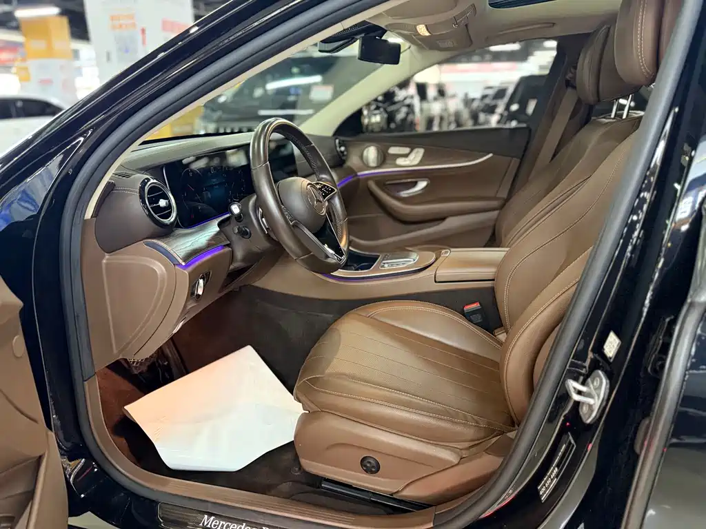 Mercedes-Benz E-Class 2023 — фото 6
