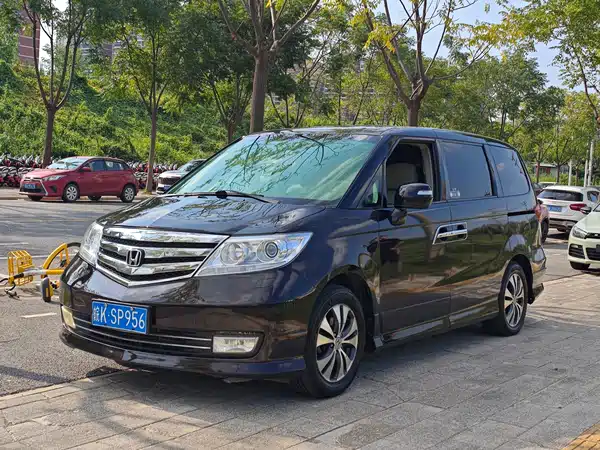 Honda Elysion 2014