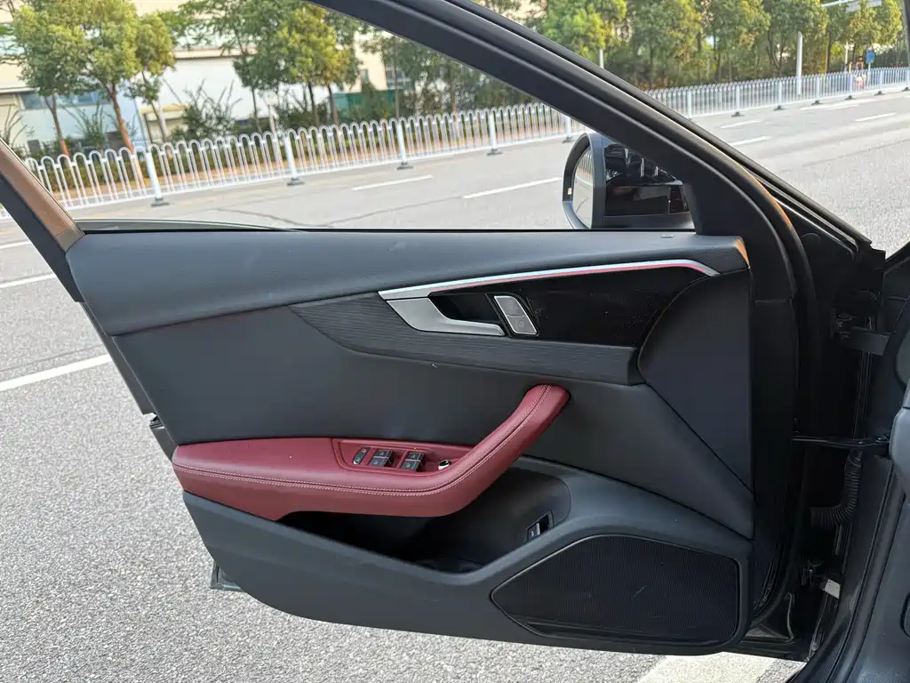 Audi A4L 2024