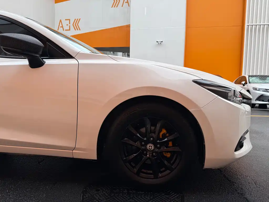 Mazda 3 Axela 2017 — фото 26