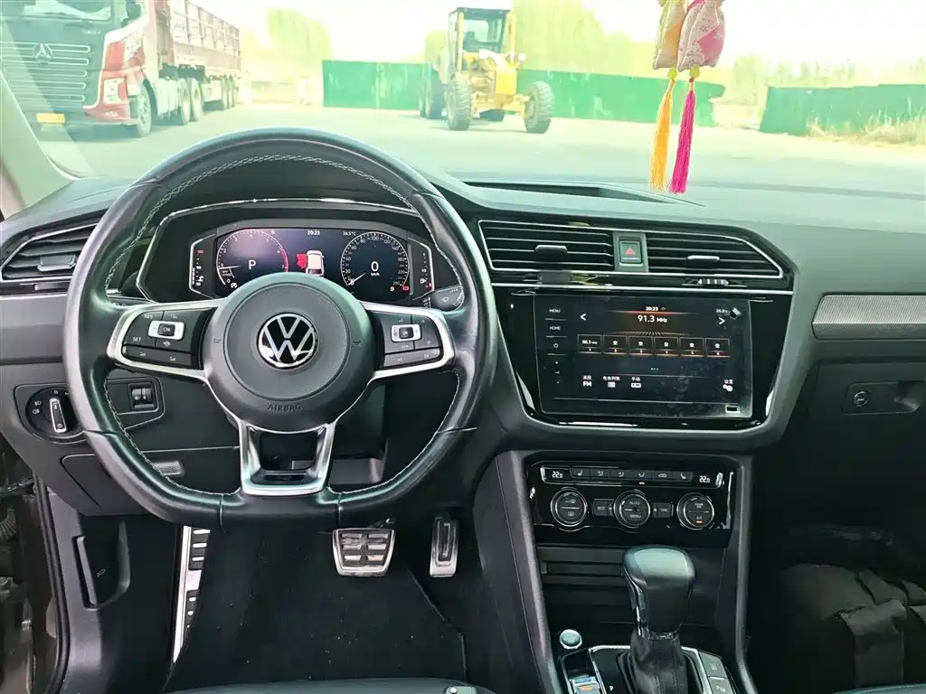 Volkswagen Tiguan L 2021 — фото 10