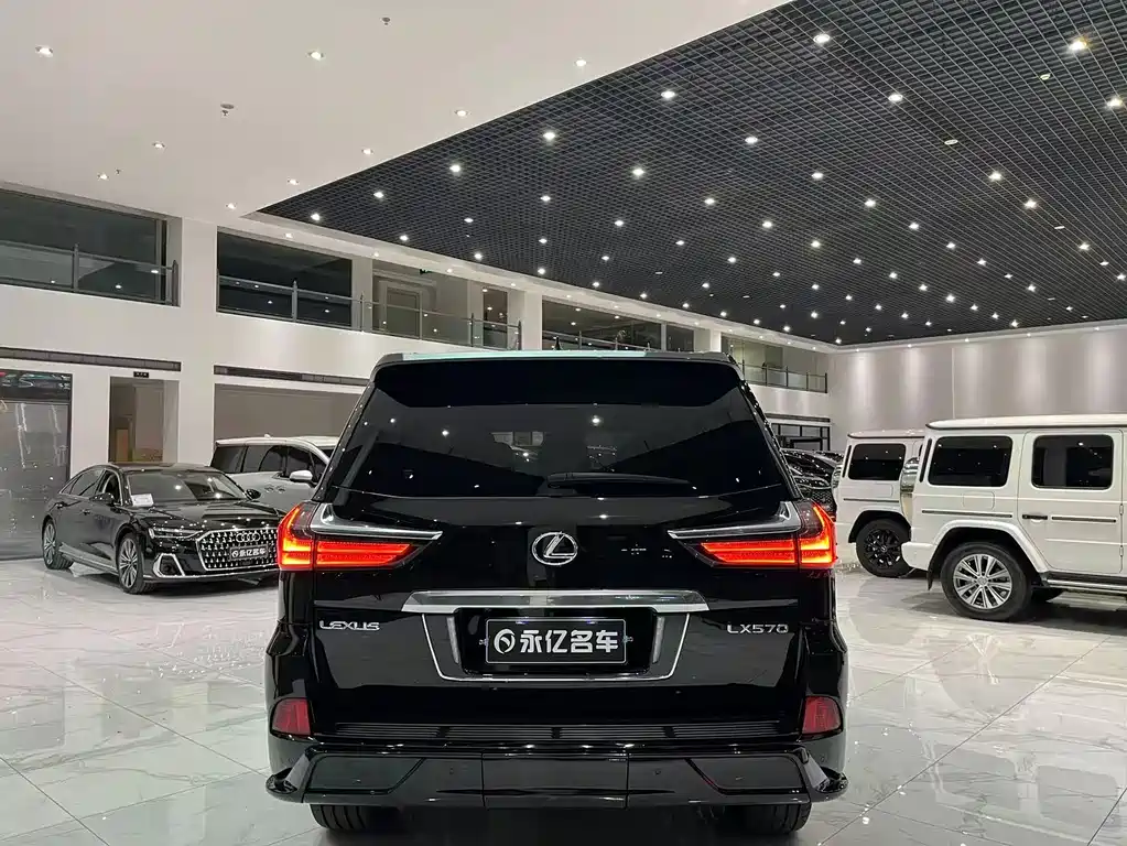 Lexus LX 2016 — фото 11