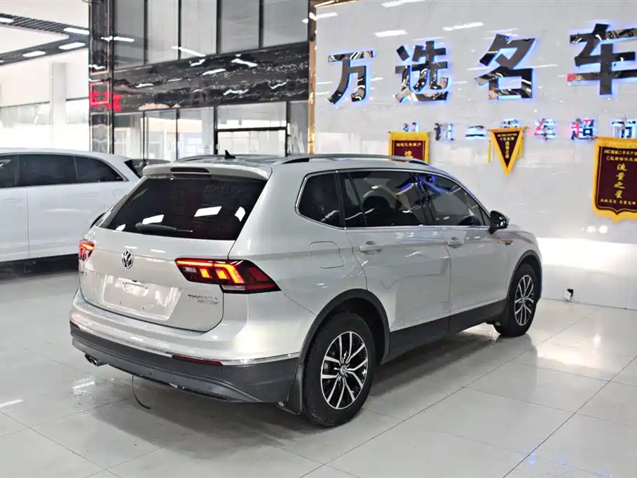 Volkswagen Tiguan L 2017 — фото 16