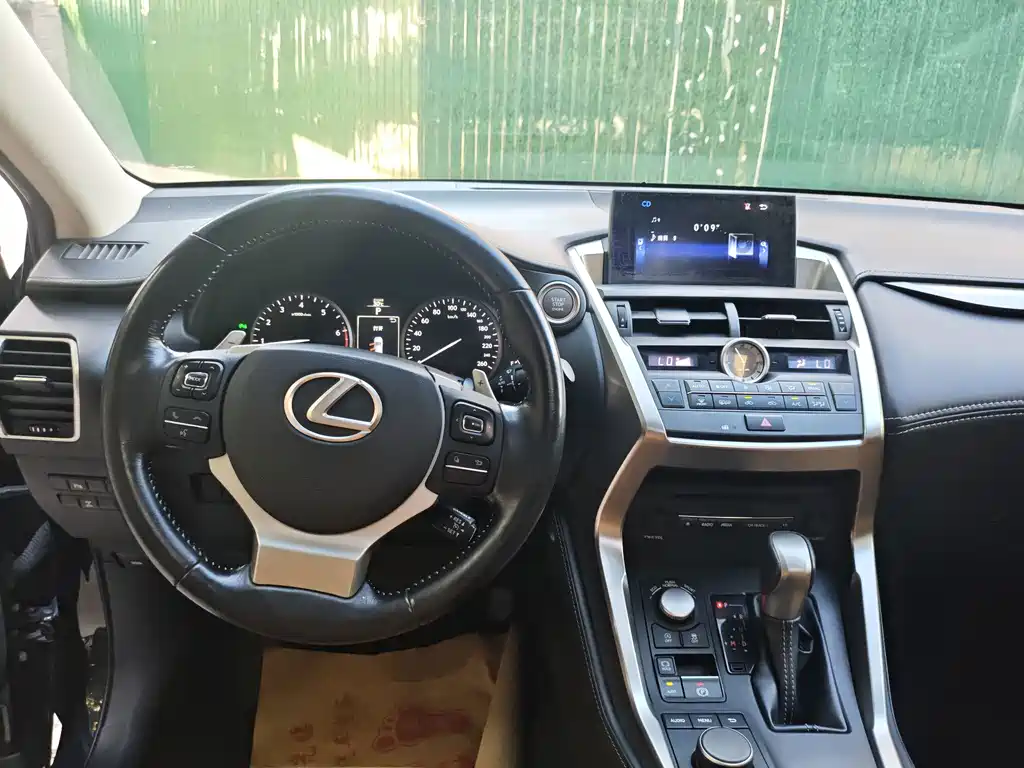 Lexus NX 2016 — фото 10