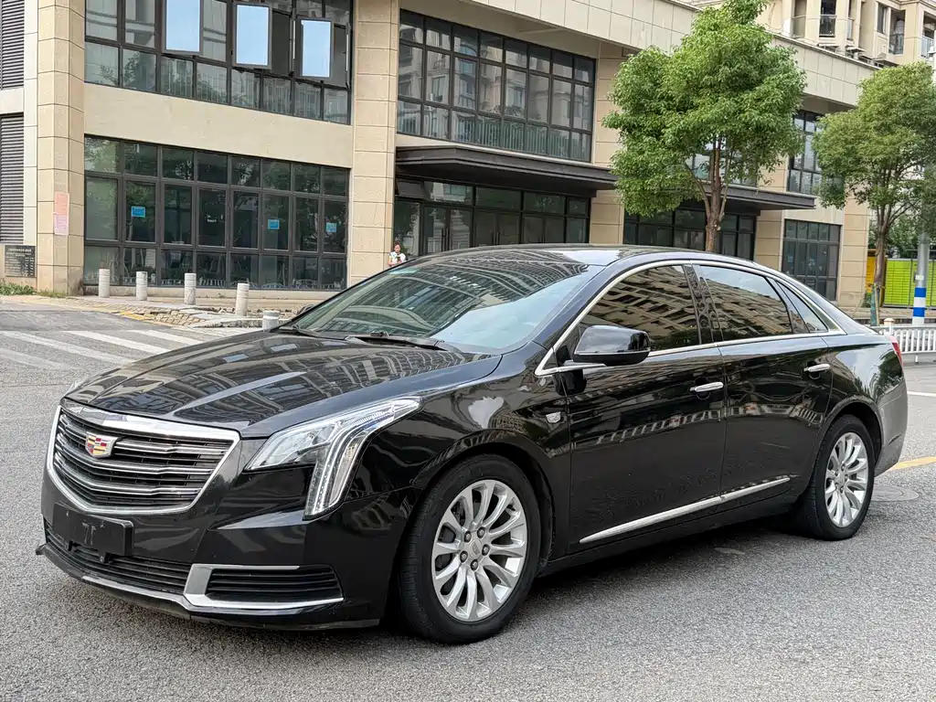 Cadillac XTS 2019 — фото 1
