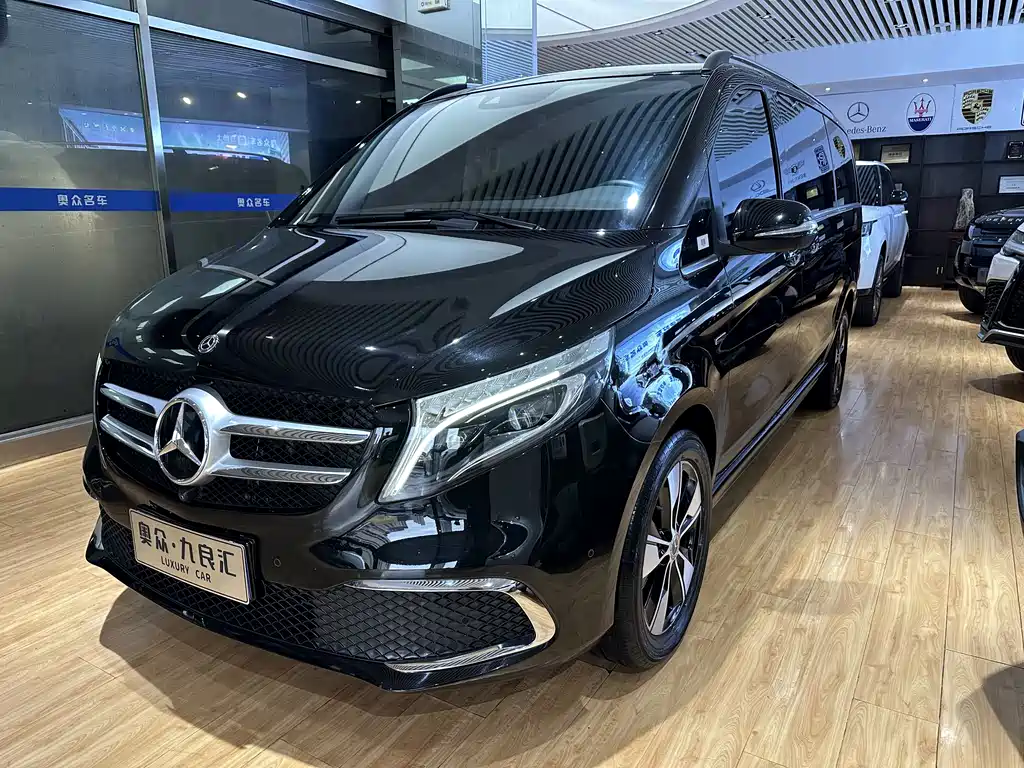 Mercedes-Benz V-Class 2020 — фото 1