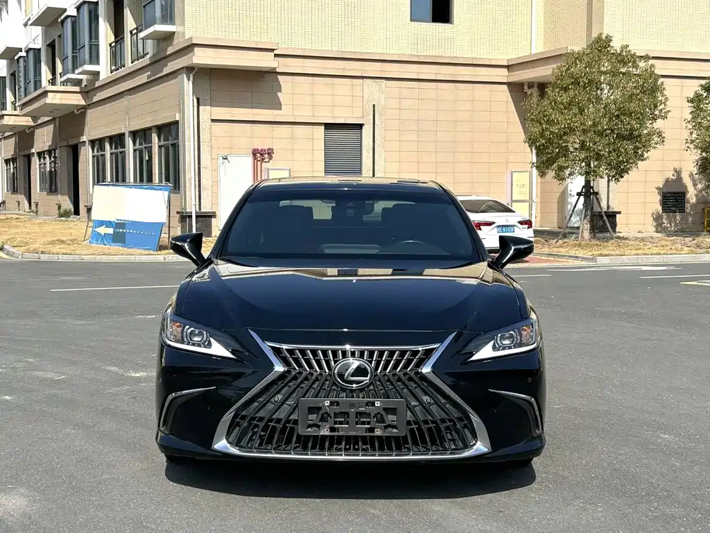 Lexus ES 2022 — фото 2
