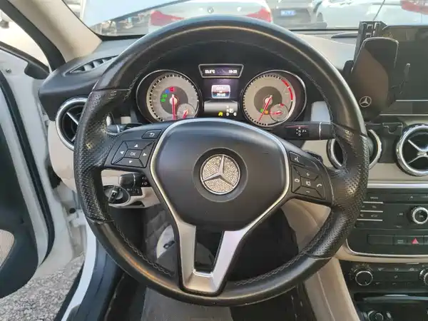 Mercedes-Benz GLA 2016