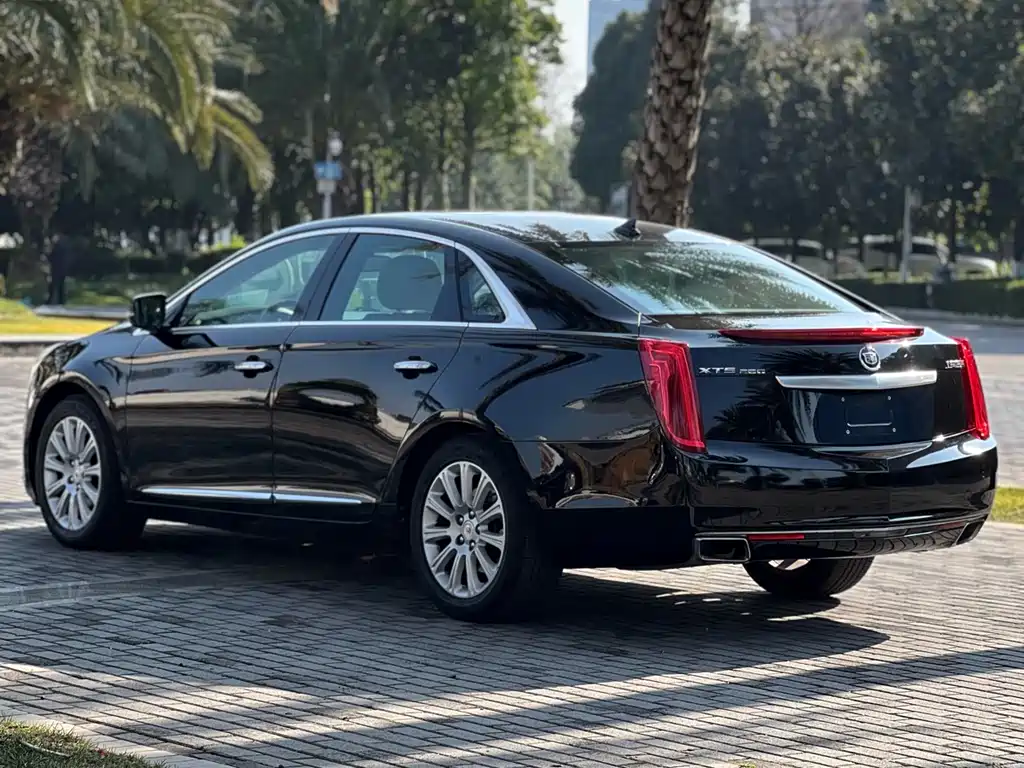 Cadillac XTS 2016 — фото 9