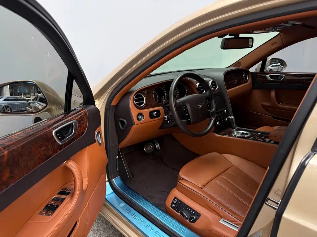 Bentley Flying Spur 2012 — фото 38