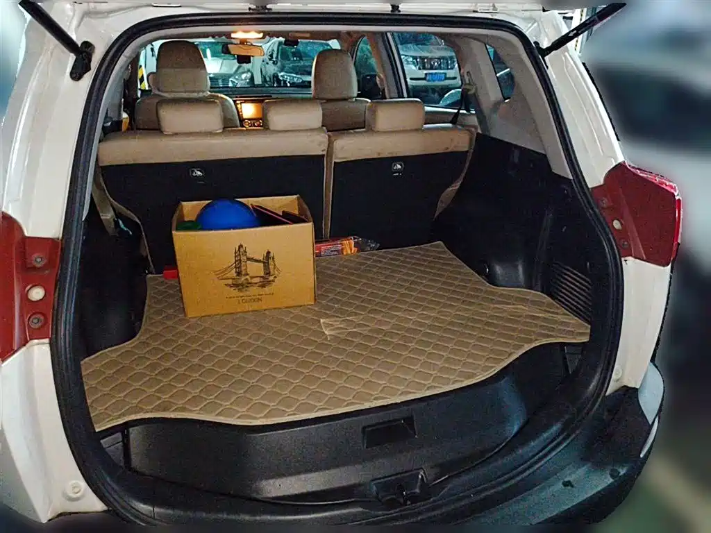 Toyota RAV4 2015 — фото 20