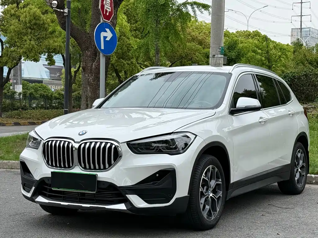 BMW X1 2022 — фото 1