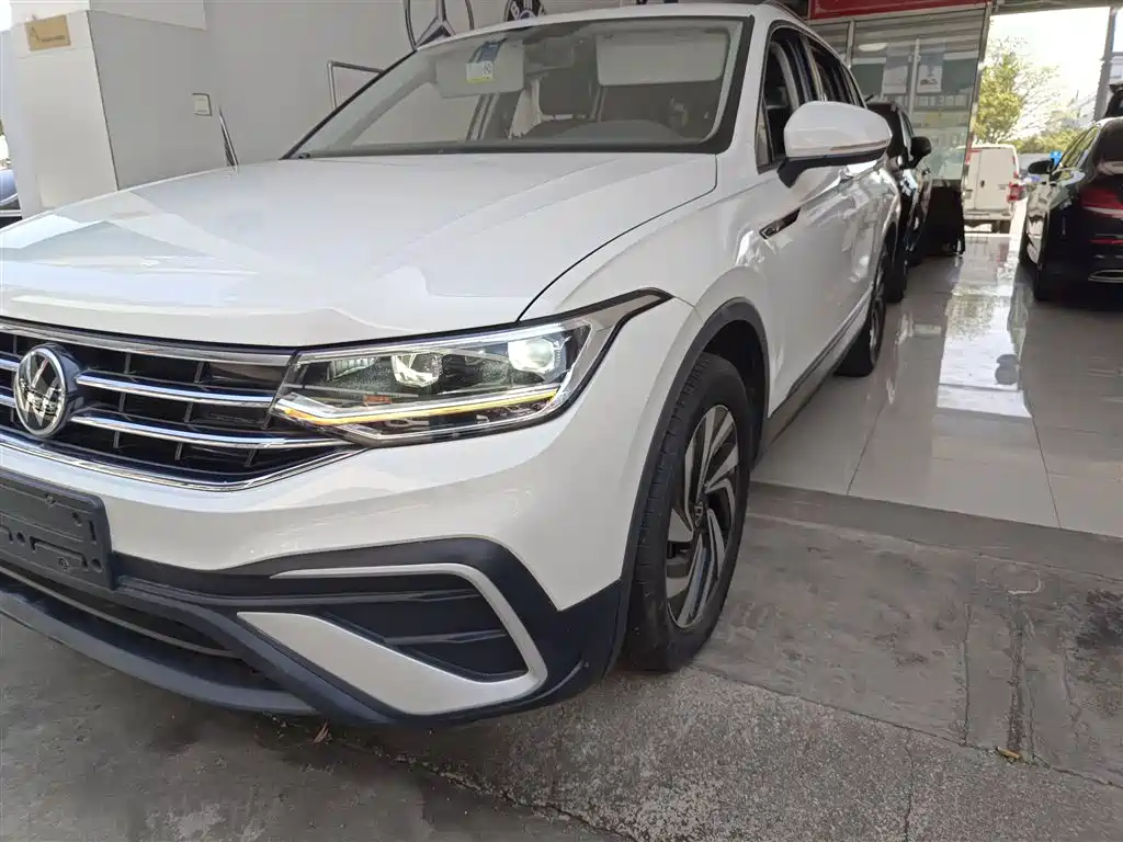 Volkswagen Tiguan L 2022 — фото 18