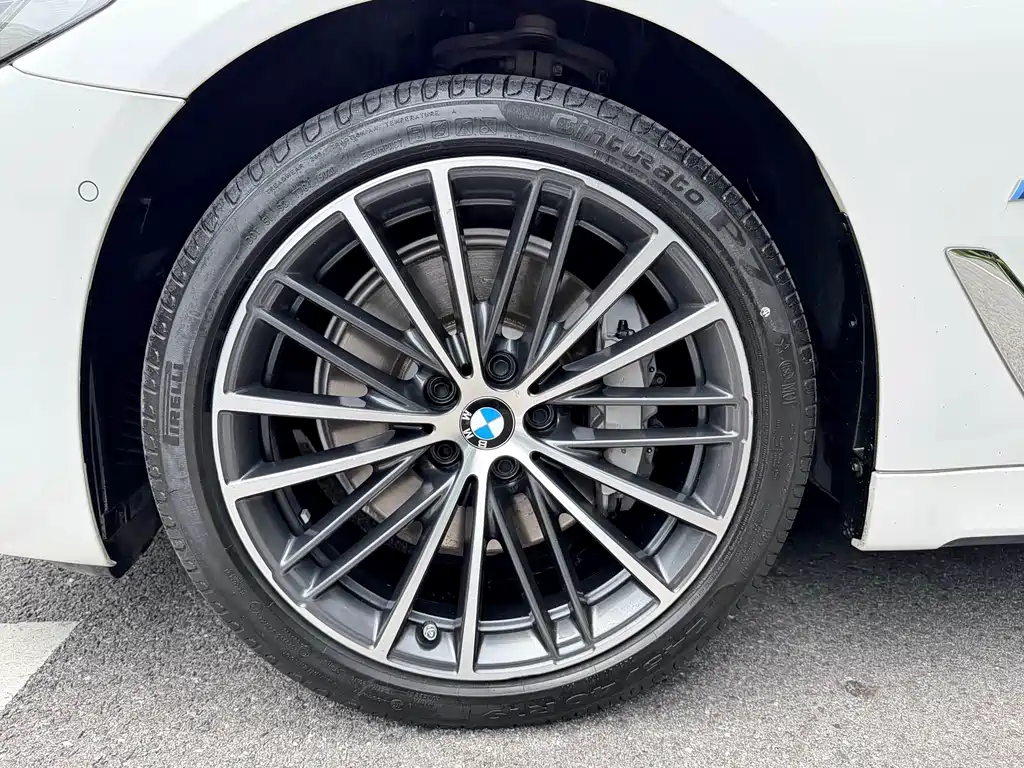 BMW 5 Series 2021
