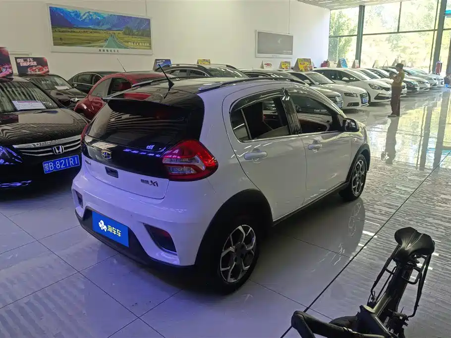 Geely Vision X1 2017