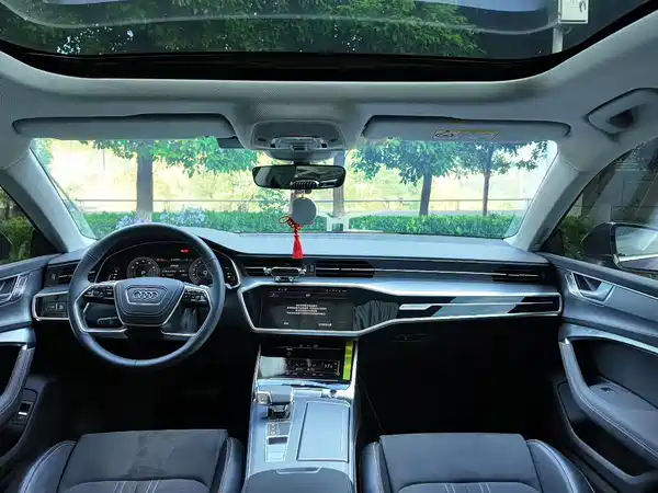 Audi A7L 2025
