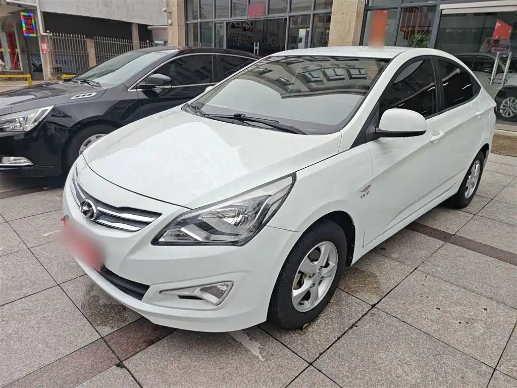 Hyundai Verna 2015 — фото 2