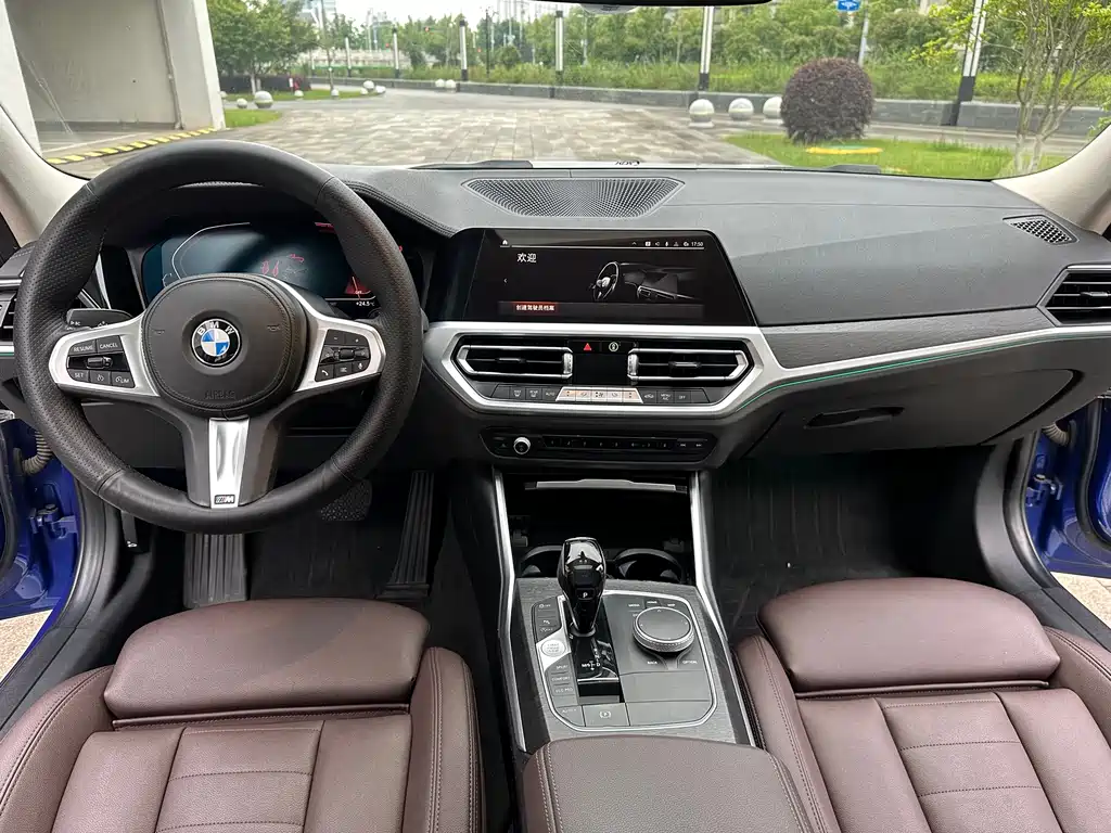 BMW 3 Series 2023 — фото 10