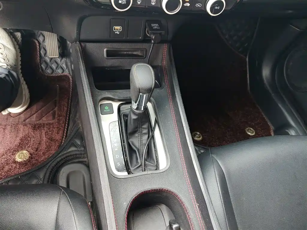 Honda Fit 2024 — фото 10