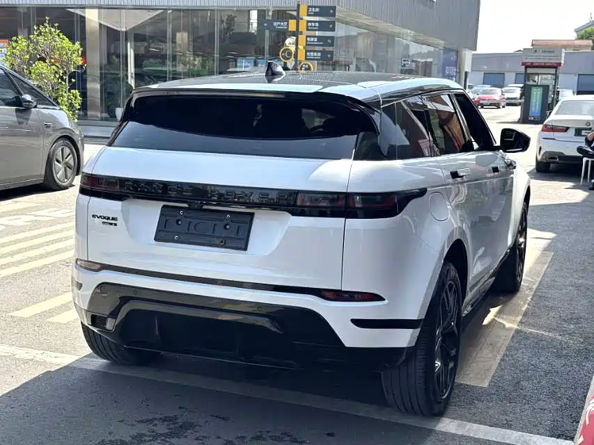 Land Rover Evoque 2021 — фото 9