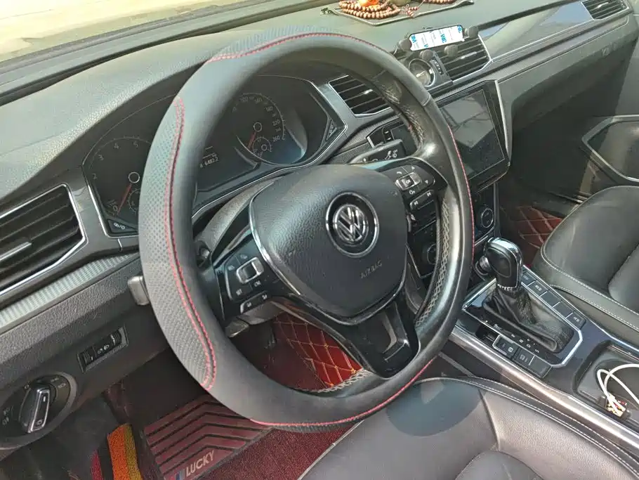Volkswagen Passat 2016 — фото 15