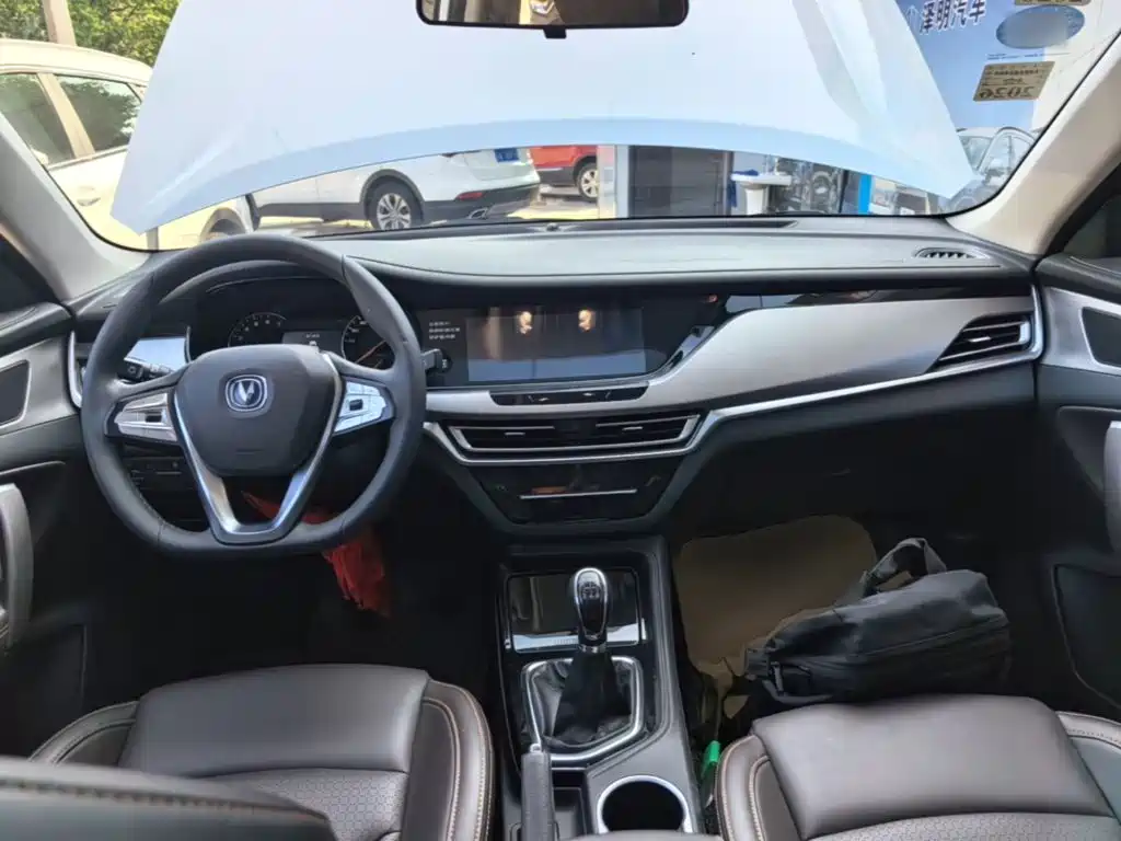 Changan CS35PLUS 2018 — фото 10
