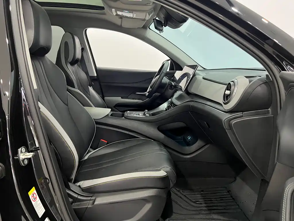 BYD Seal 05 DM-i 2025 — фото 10