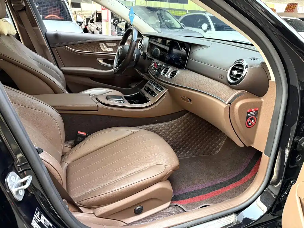 Mercedes-Benz E-Class 2023 — фото 8