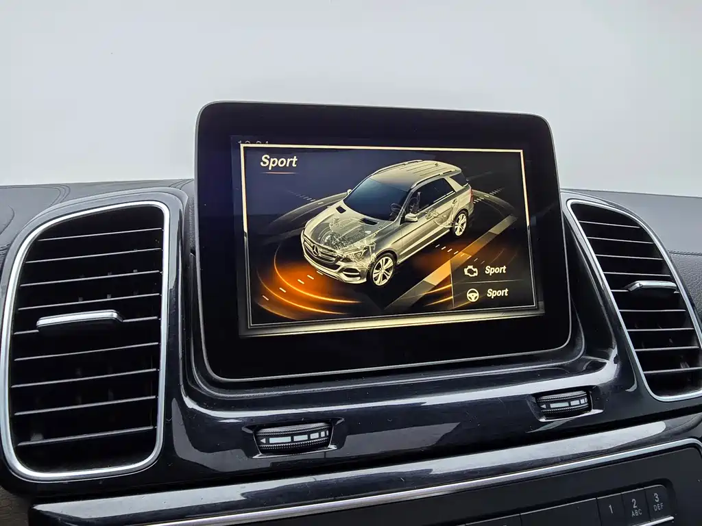 Mercedes-Benz GLE 2018 — фото 22