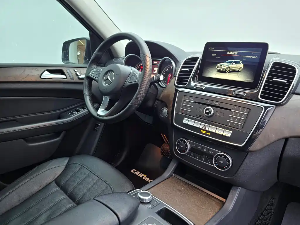 Mercedes-Benz GLE 2018 — фото 26
