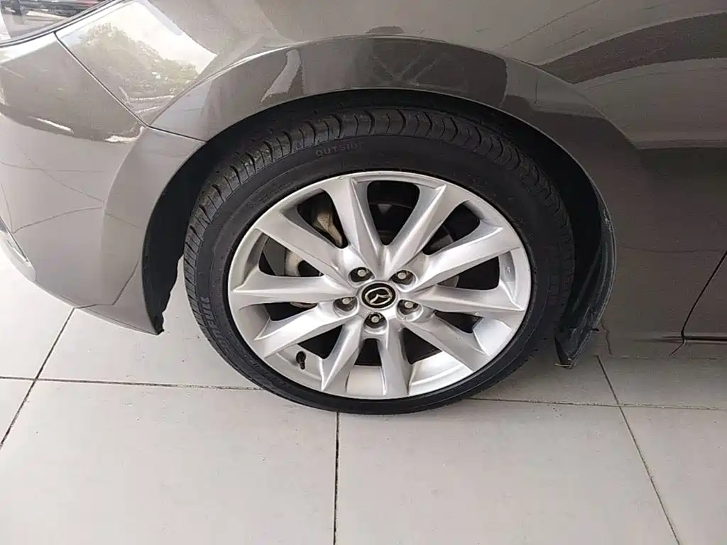 Mazda 3 Axela 2018 — фото 23