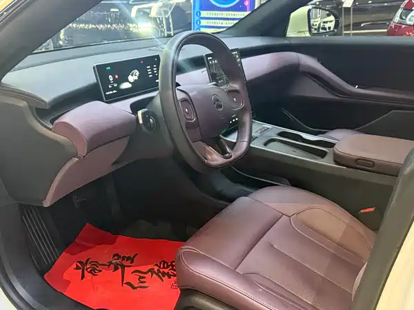 NIO ET5T 2024