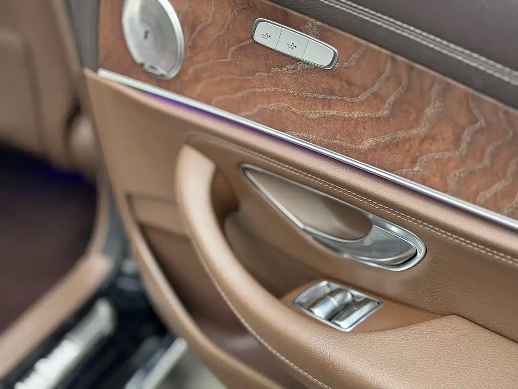 Mercedes-Benz E-Class 2023 — фото 34