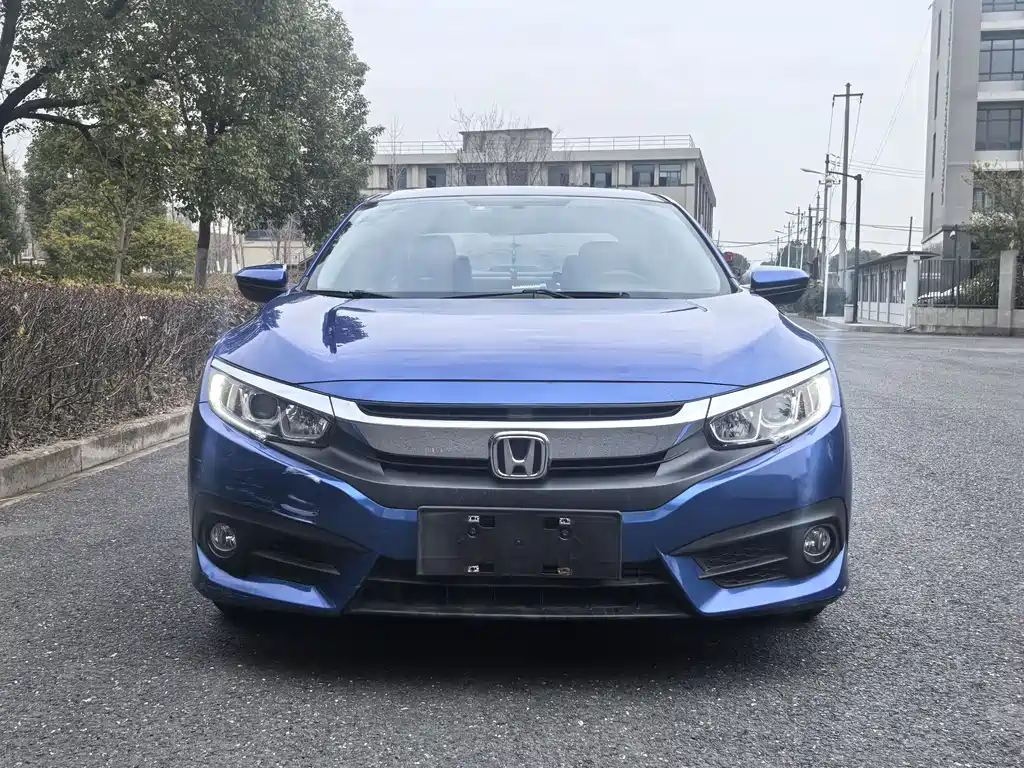 Honda Civic 2018 — фото 2