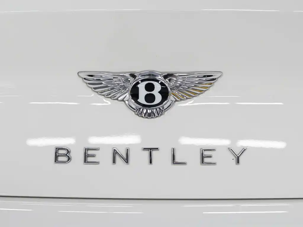 Bentley Continental 2022 — фото 18