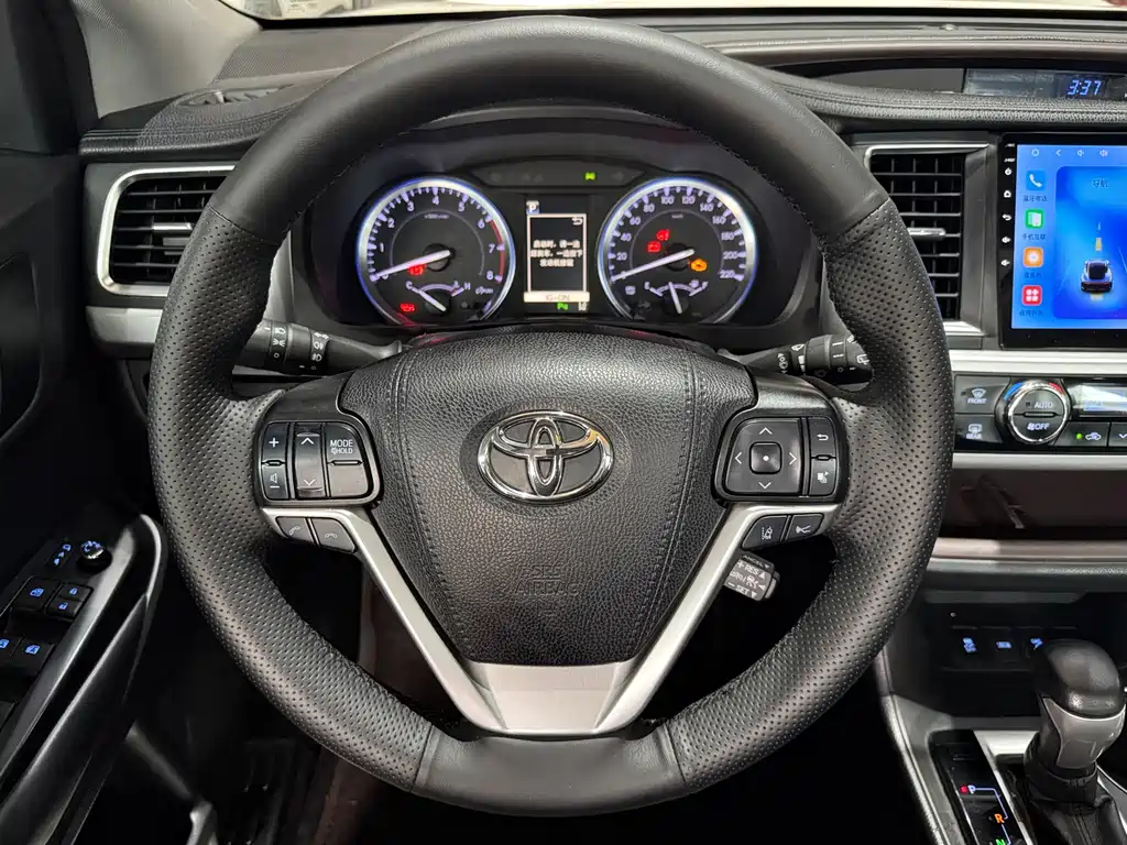 Toyota Highlander 2018 — фото 8