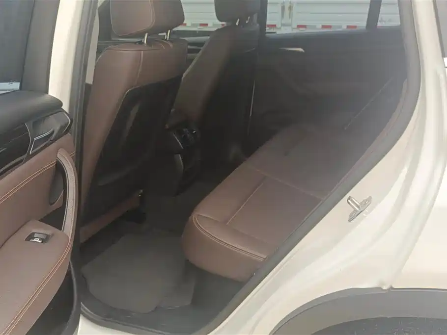 BMW X3 2016 — фото 11