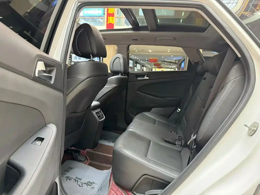 Hyundai Tucson 2018 — фото 6