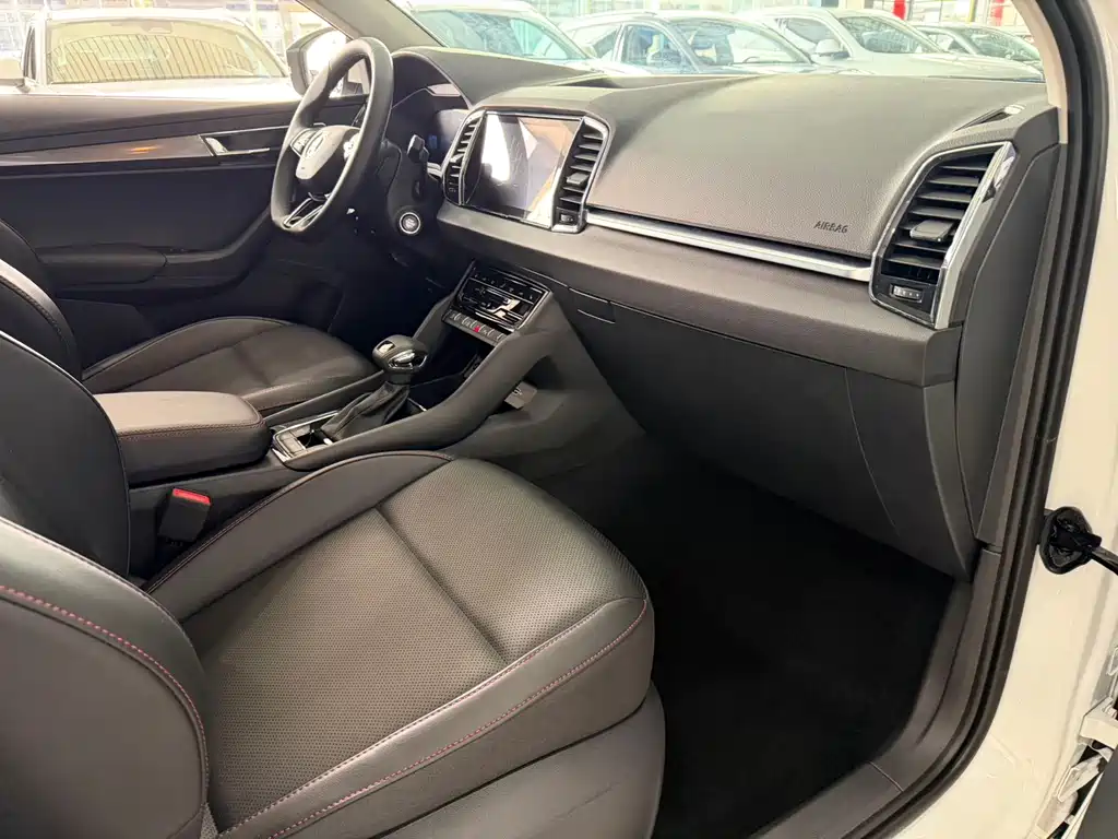 Skoda Karoq 2023 — фото 8