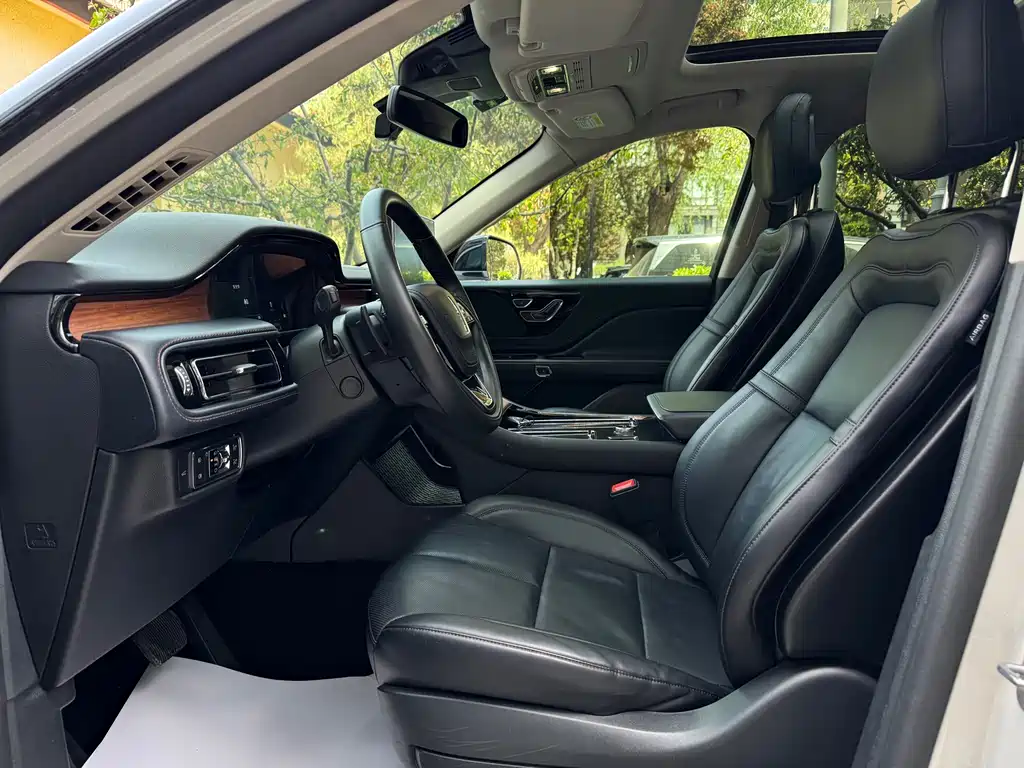 Lincoln Aviator 2020 — фото 12