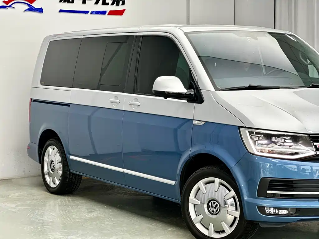 Volkswagen Multivan 2018 — фото 7