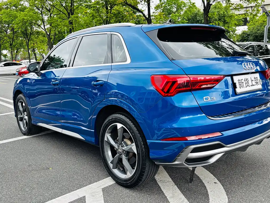 Audi Q3 2020 — фото 13
