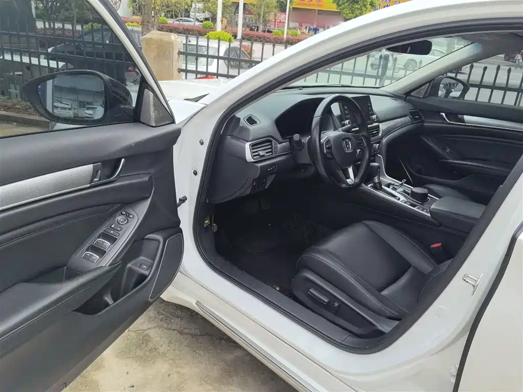 Honda Accord 2020 — фото 16