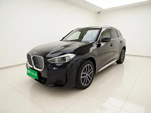 BMW iX1 2024