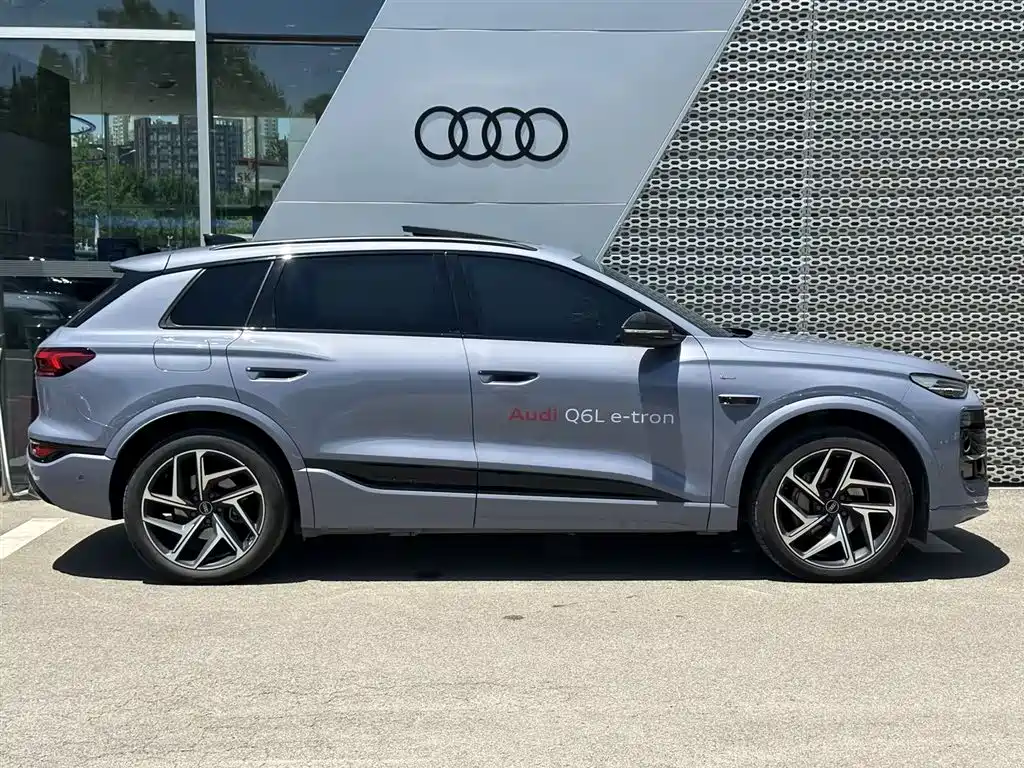 Audi Q6L e-tron 2025 — фото 3