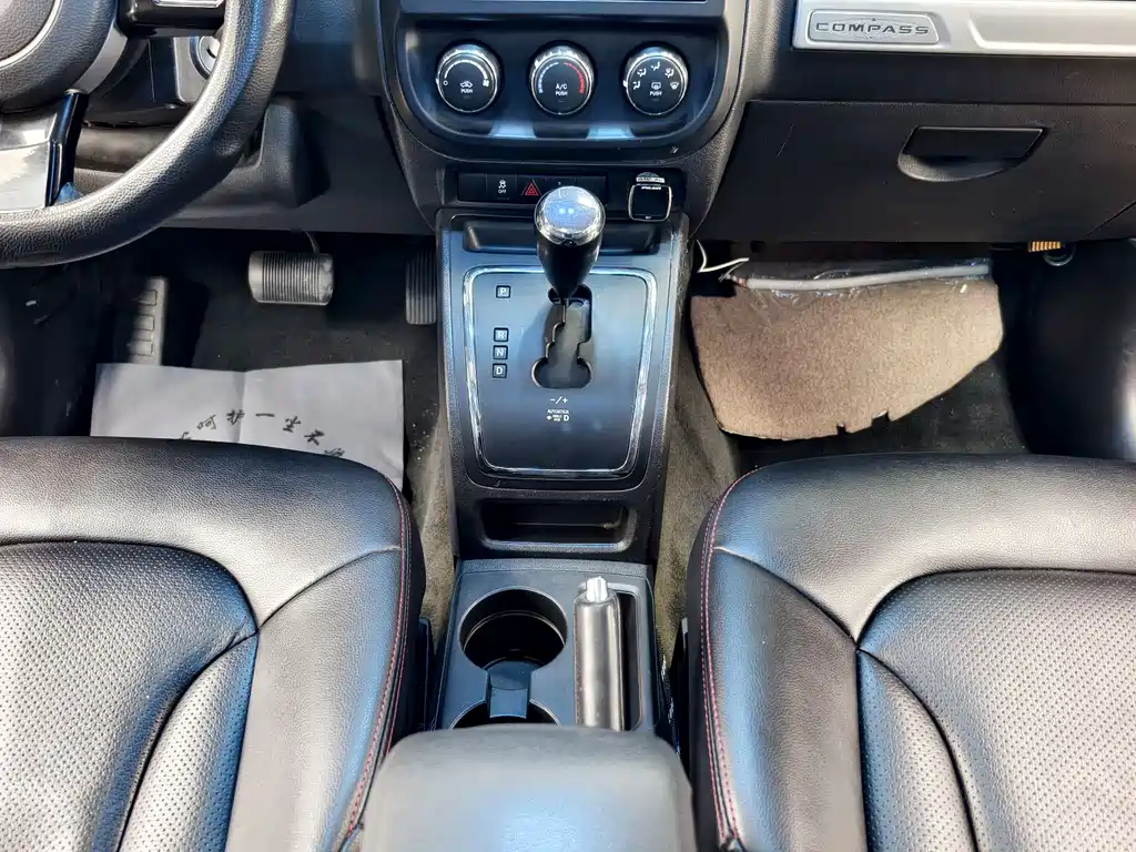 Jeep Compass 2014 — фото 15
