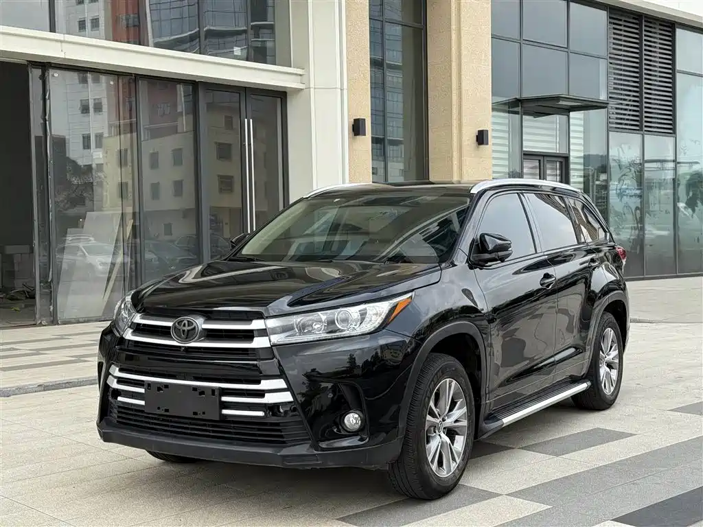 Toyota Highlander 2020 — фото 1