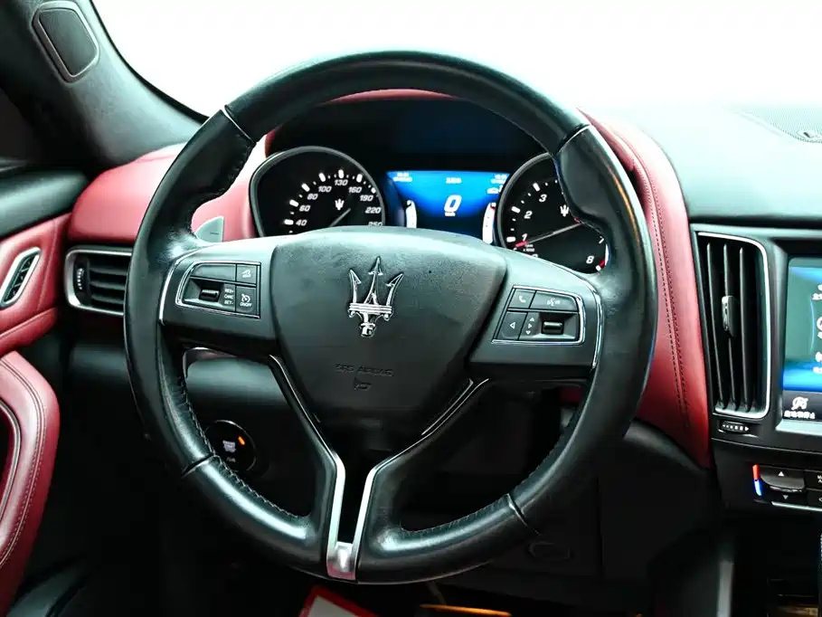 Maserati Levante 2020 — фото 20